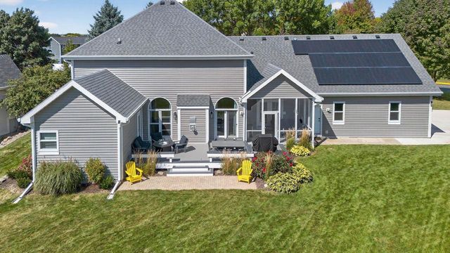 5885 Persimmon Drive, Fitchburg, WI 53711