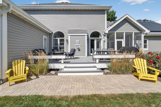 5885 Persimmon Drive, Fitchburg, WI 53711