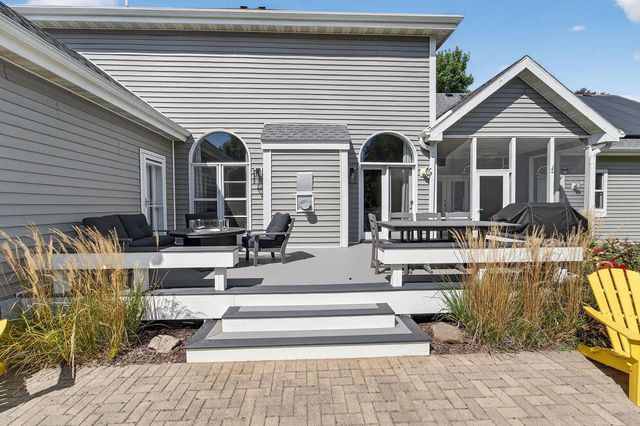 5885 Persimmon Drive, Fitchburg, WI 53711