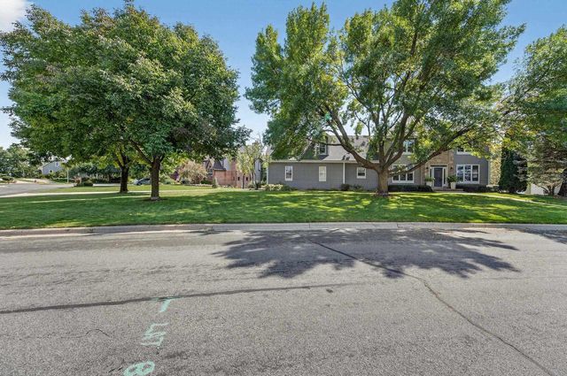 5885 Persimmon Drive, Fitchburg, WI 53711