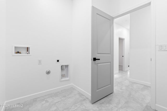 1866 Circulo Bulgaro, Rio Rico, AZ 85648