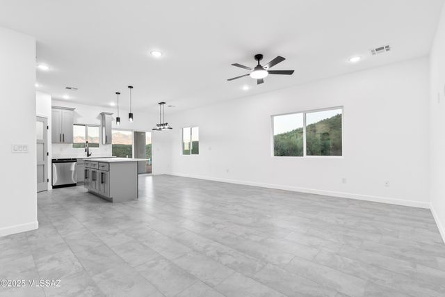 1866 Circulo Bulgaro, Rio Rico, AZ 85648