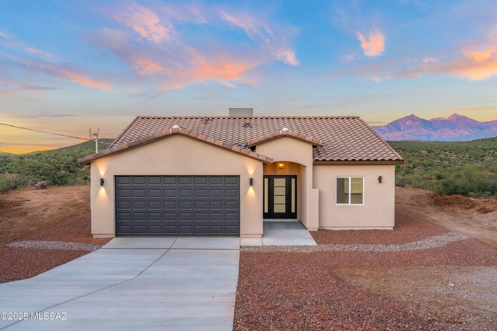 1866 Circulo Bulgaro, Rio Rico, AZ 85648