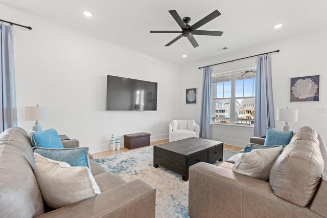 924 Perrin Dr., North Myrtle Beach, SC 29582