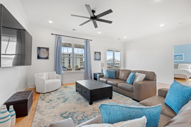 924 Perrin Dr., North Myrtle Beach, SC 29582