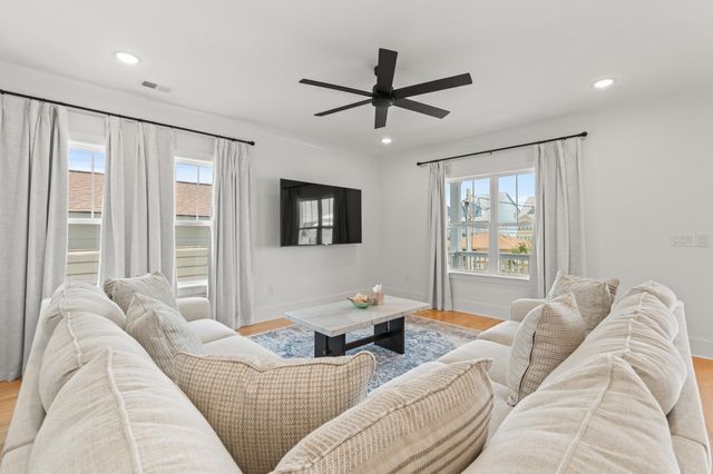 924 Perrin Dr., North Myrtle Beach, SC 29582