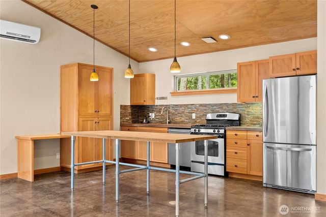 16 Littel Road, Mazama, WA 98833