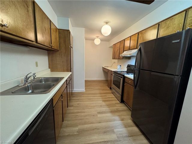 1524 Benjamin Parkway D, Greensboro, NC 27408