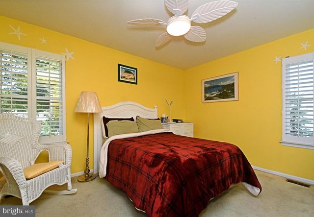 106 STATION DR, North Wales, PA 19454