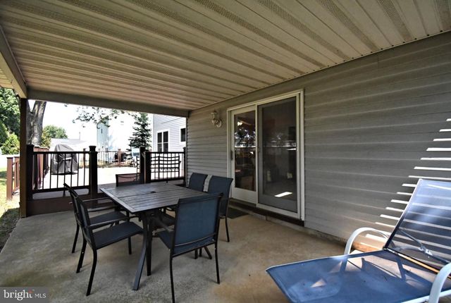106 STATION DR, North Wales, PA 19454