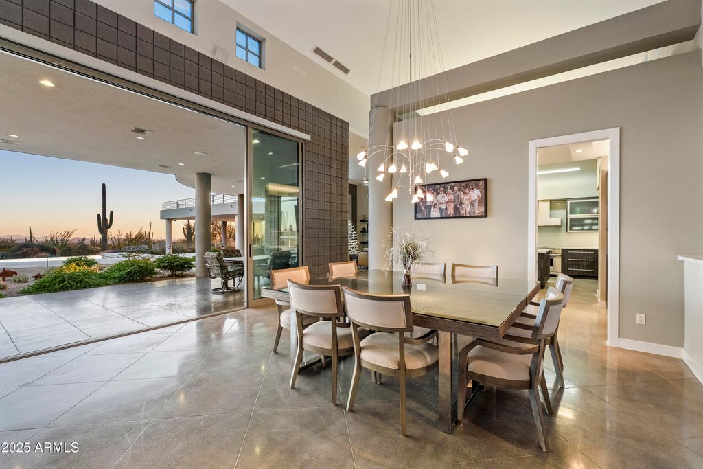 Image 10 of property listing at 28020 N 95TH Street, Scottsdale, AZ 85262