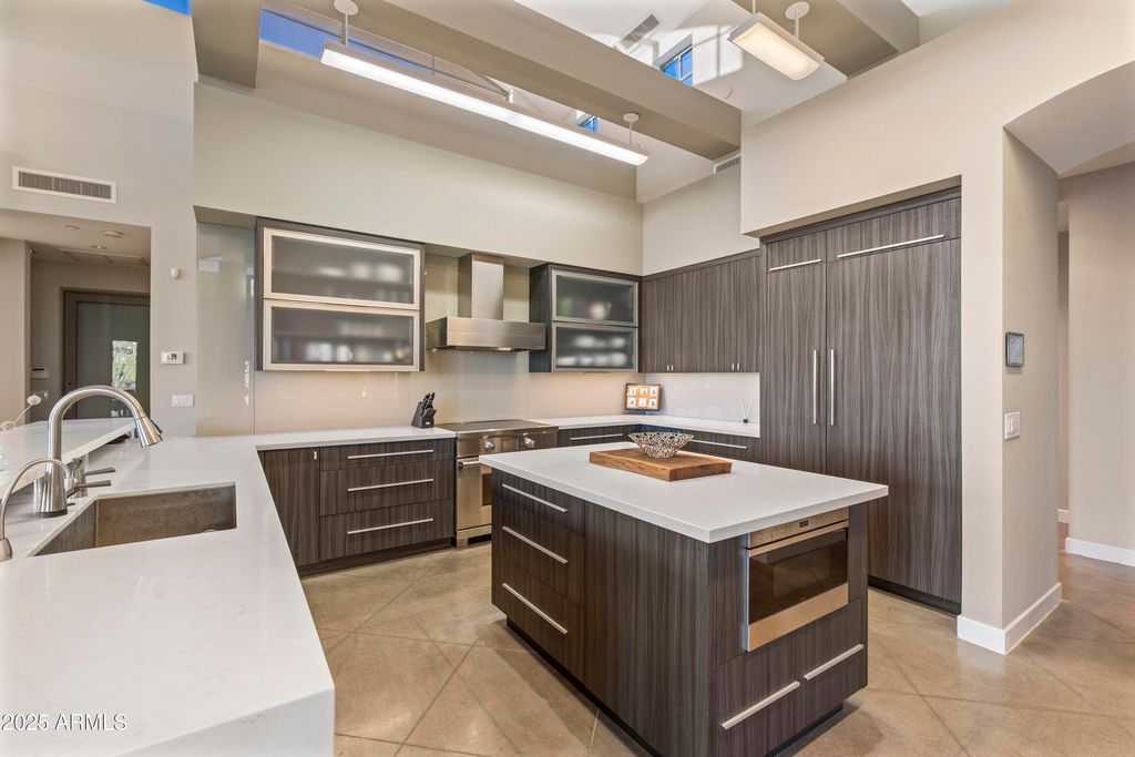 Image 15 of property listing at 28020 N 95TH Street, Scottsdale, AZ 85262