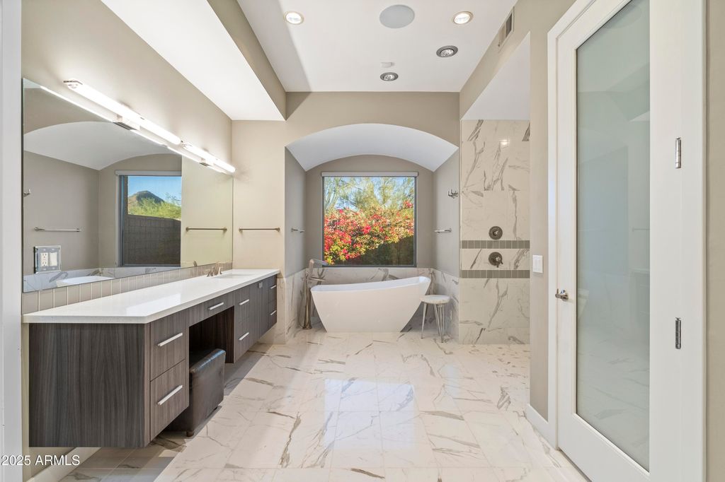 Image 23 of property listing at 28020 N 95TH Street, Scottsdale, AZ 85262