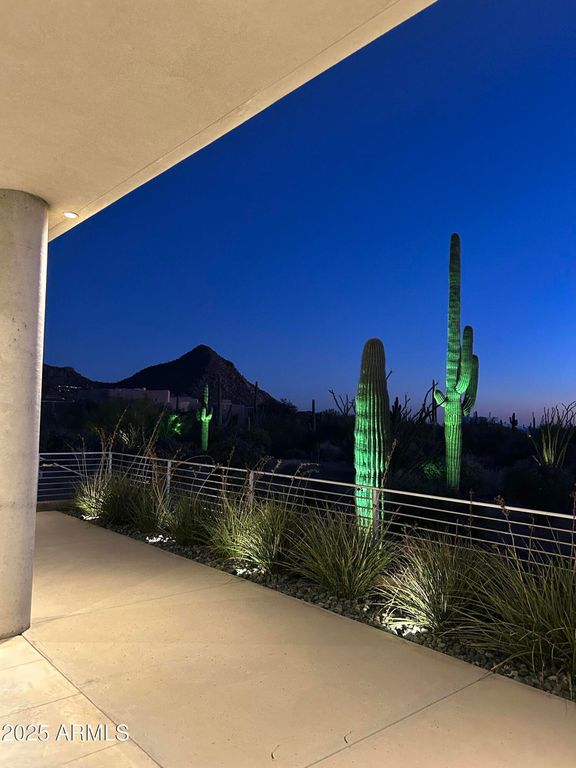 Image 39 of property listing at 28020 N 95TH Street, Scottsdale, AZ 85262