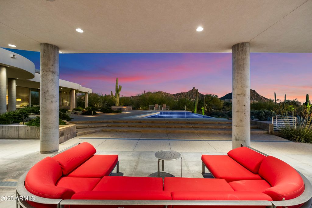 Image 4 of property listing at 28020 N 95TH Street, Scottsdale, AZ 85262