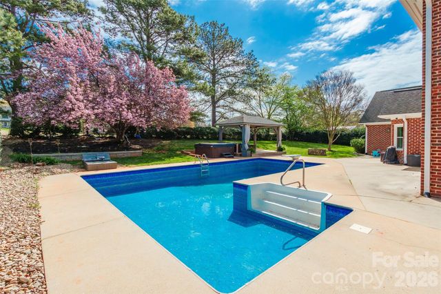 217 Spring Run Drive, Mooresville, NC 28117