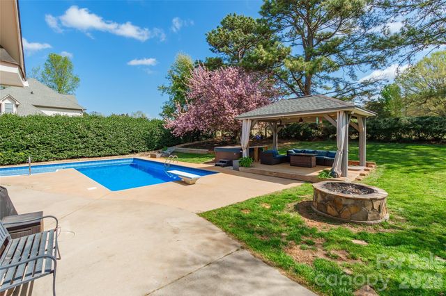 217 Spring Run Drive, Mooresville, NC 28117