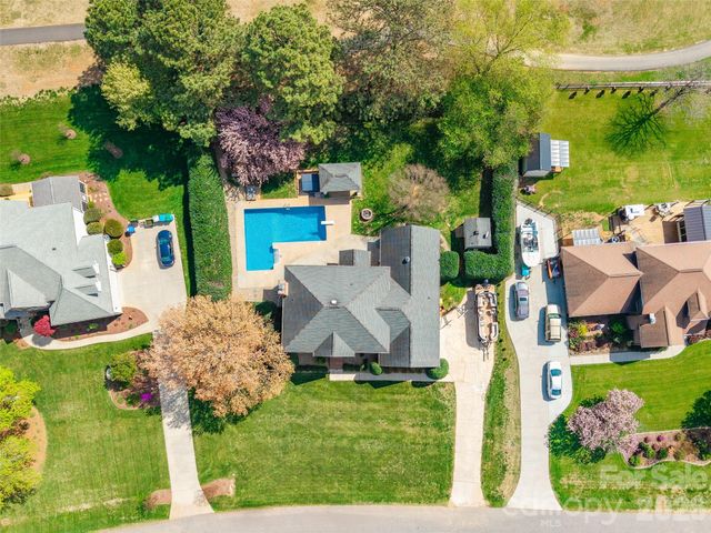 217 Spring Run Drive, Mooresville, NC 28117