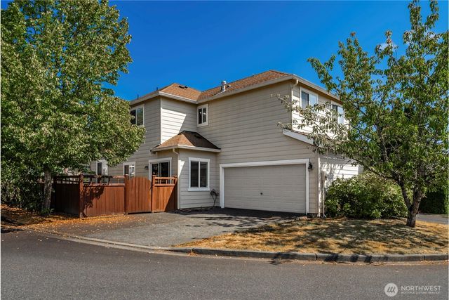 16901 Woodside Drive SE, Renton, WA 98058