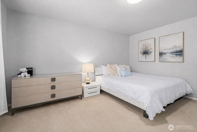 16901 Woodside Drive SE, Renton, WA 98058