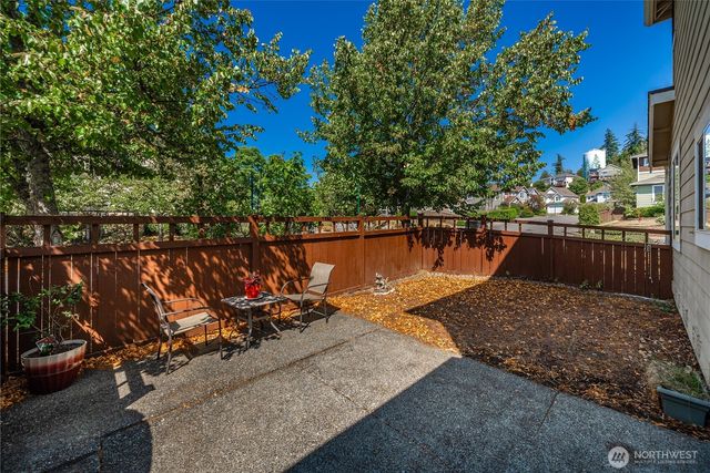 16901 Woodside Drive SE, Renton, WA 98058
