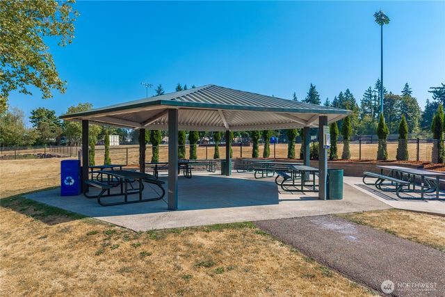 16901 Woodside Drive SE, Renton, WA 98058