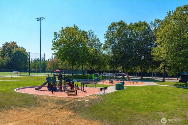 16901 Woodside Drive SE, Renton, WA 98058