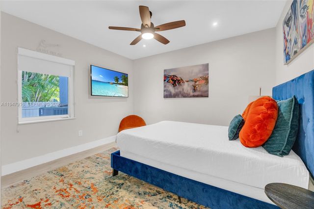 760 NE 115th St, Biscayne Park, FL 33161