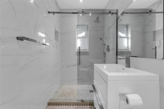 760 NE 115th St, Biscayne Park, FL 33161