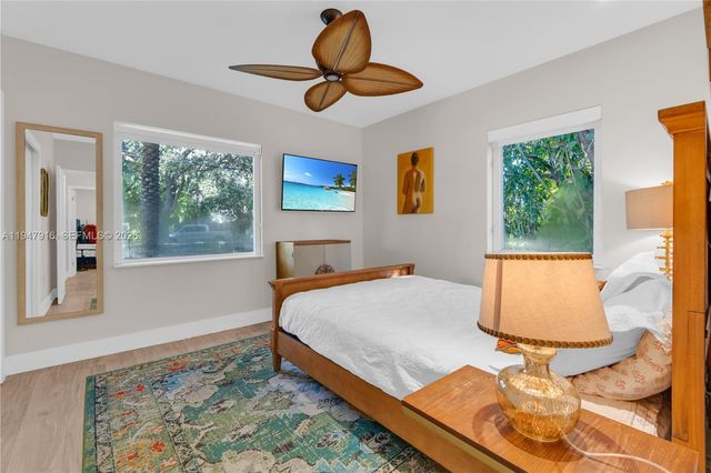 760 NE 115th St, Biscayne Park, FL 33161