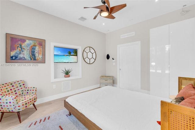 760 NE 115th St, Biscayne Park, FL 33161