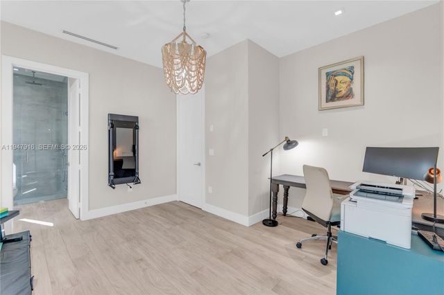 760 NE 115th St, Biscayne Park, FL 33161