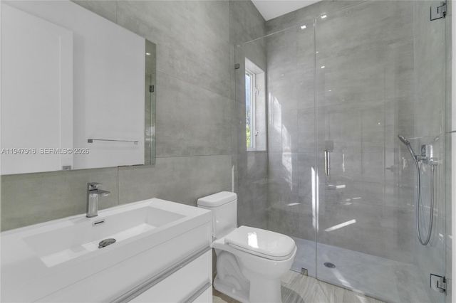 760 NE 115th St, Biscayne Park, FL 33161