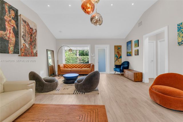 760 NE 115th St, Biscayne Park, FL 33161