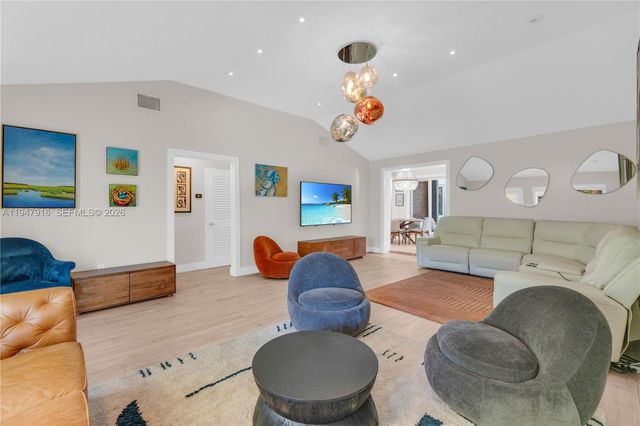 760 NE 115th St, Biscayne Park, FL 33161