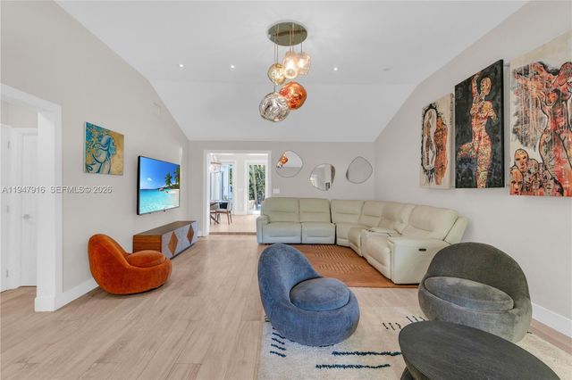 760 NE 115th St, Biscayne Park, FL 33161