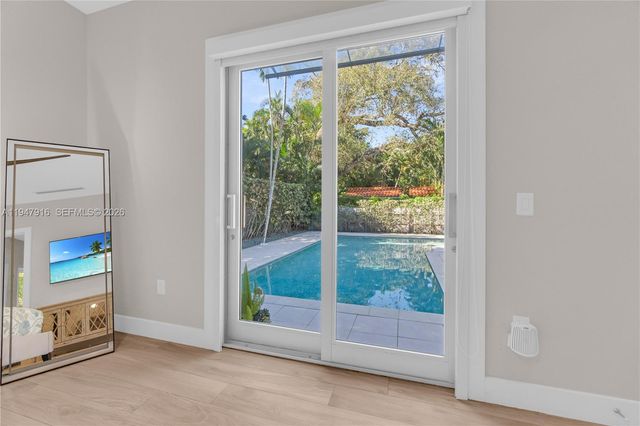 760 NE 115th St, Biscayne Park, FL 33161