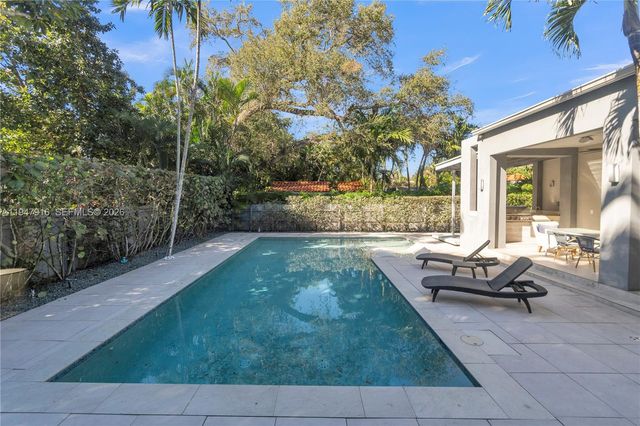 760 NE 115th St, Biscayne Park, FL 33161