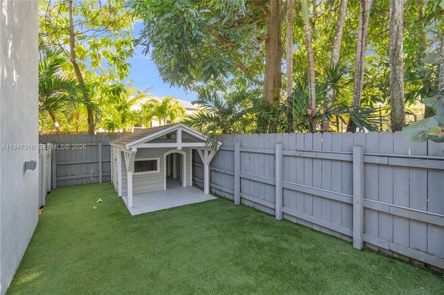 760 NE 115th St, Biscayne Park, FL 33161