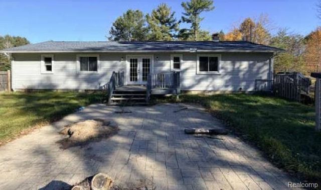 13620 East Road, Montrose, MI 48457