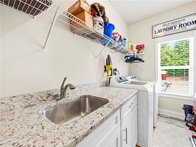 4018 Silverstone Drive, Braselton, GA 30517