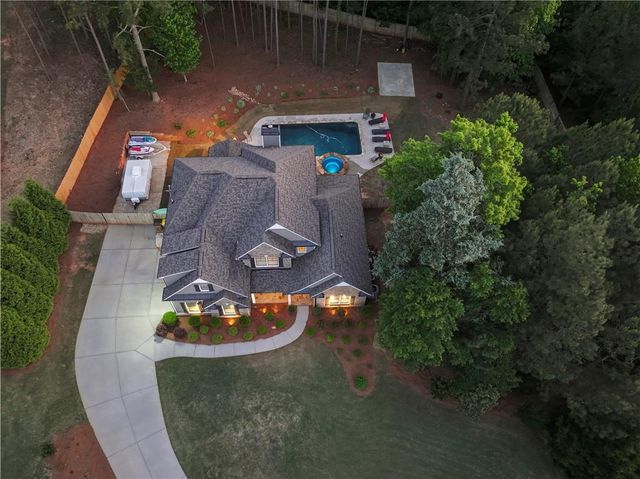 4018 Silverstone Drive, Braselton, GA 30517