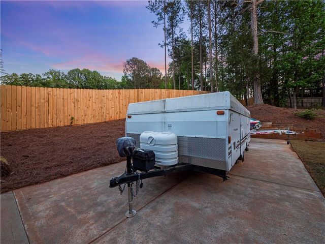 4018 Silverstone Drive, Braselton, GA 30517