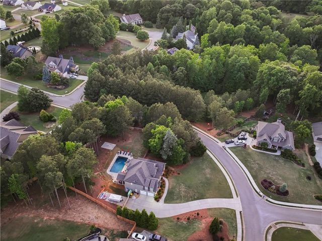 4018 Silverstone Drive, Braselton, GA 30517