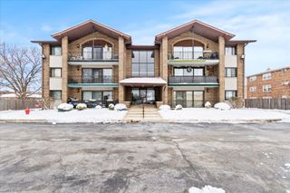 9051 S Roberts Road 310, Hickory Hills, IL 60457