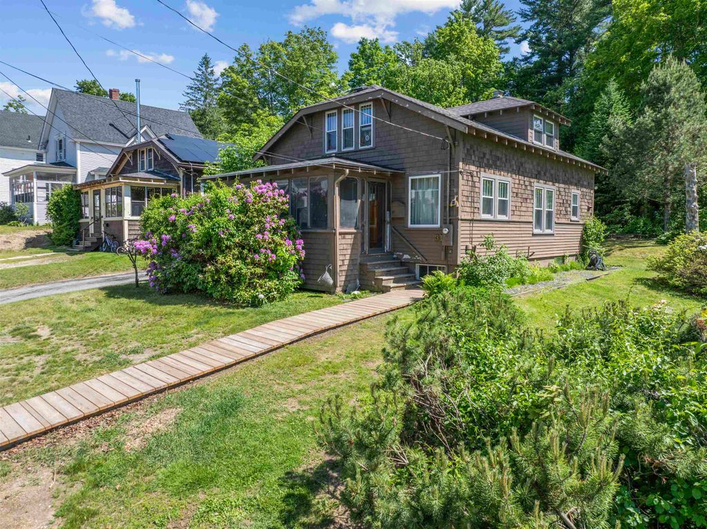 31 Merrill Street, Plymouth, NH 03264