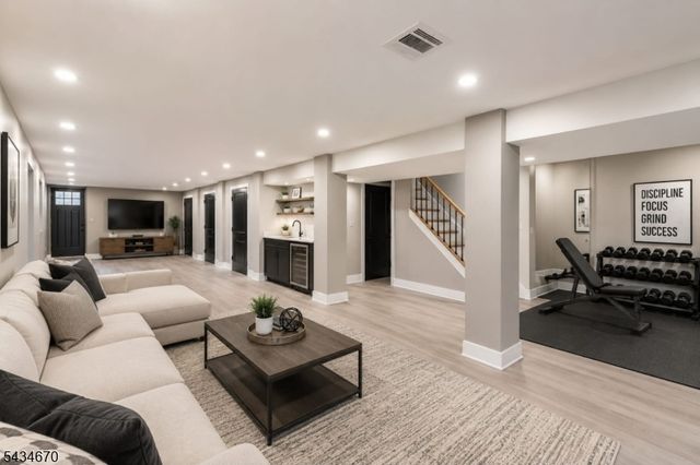 219 Clerk St 2, Jersey City, NJ 07305