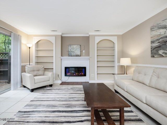 383 Summerwalk Circle, Chapel Hill, NC 27517