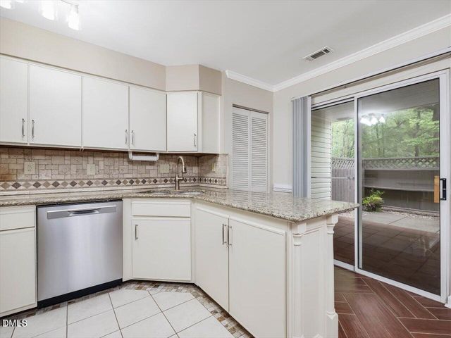 383 Summerwalk Circle, Chapel Hill, NC 27517