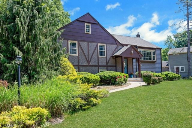 50 Crestwood Rd, Rockaway Boro, NJ 07866